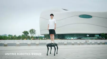 In China wurde der Roboterhund Unitree B1 getestet, der unter Wasser laufen und Lasten mit einem Gewicht von mehr als 100 kg tragen kann (Video)