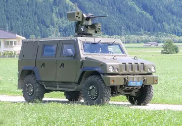 Ukrainische Fallschirmjäger setzen an der Front ...