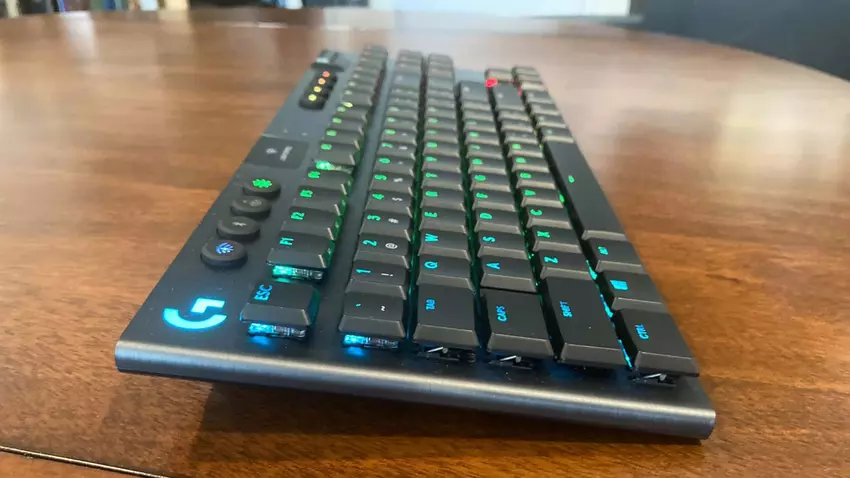 Logitech G915 TKL Silent Red Tastatur