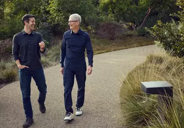 Tim Cook tritt als CEO von ...