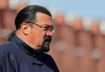 Steven Seagal warb für betrügerisches Krypto-Startup ...