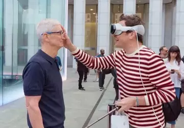 Apple CEO Tim Cook und Jimmy ...