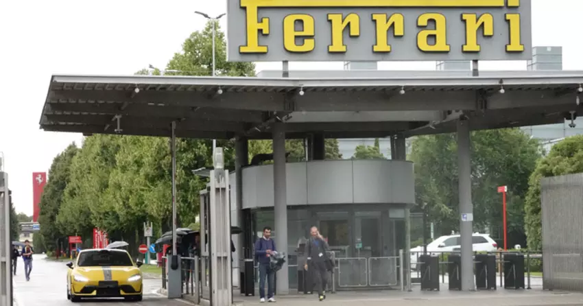 Xiaomi SU7 Ultra im Ferrari-Werk in Italien gesichtet