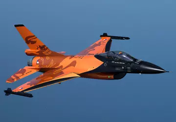 Offiziell: Niederlande liefern 24 F-16 Fighting ...