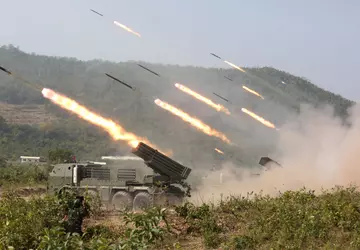 Sie werden gießen! Die Streitkräfte der ...