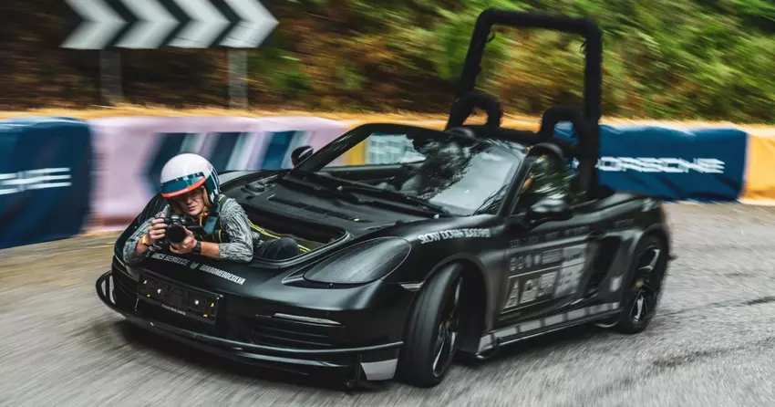 Porsche enthüllt einen einzigartigen Boxster für die Dreharbeiten der schnellsten Modelle der Marke