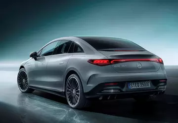 Besitzer von Mercedes-Benz-Elektroautos können mit einem ...