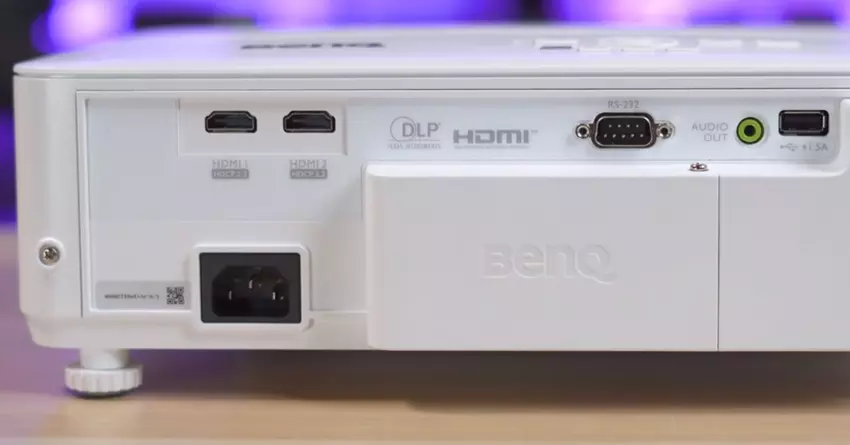BenQ TK700STi 4K bester Beamer  für das Wohnzimmer