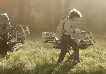 Children Lost in Space: Die Premiere ...