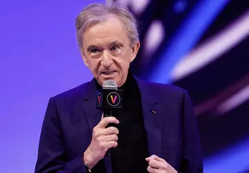 Bernard Arnault, Milliardär mit einem Vermögen ...