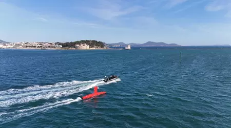 Französische Marine will amphibischen Hubschrauberträger mit Überwasserdrohnen kombinieren