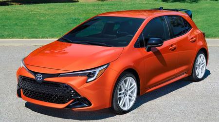 Weiße Felgen, helle Karosseriefarbe: Toyota Corolla FX Edition erhält Retro-Design-Elemente