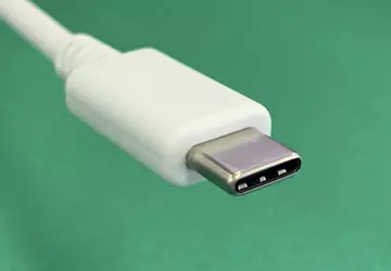 Die EU macht USB Type-C zu ...