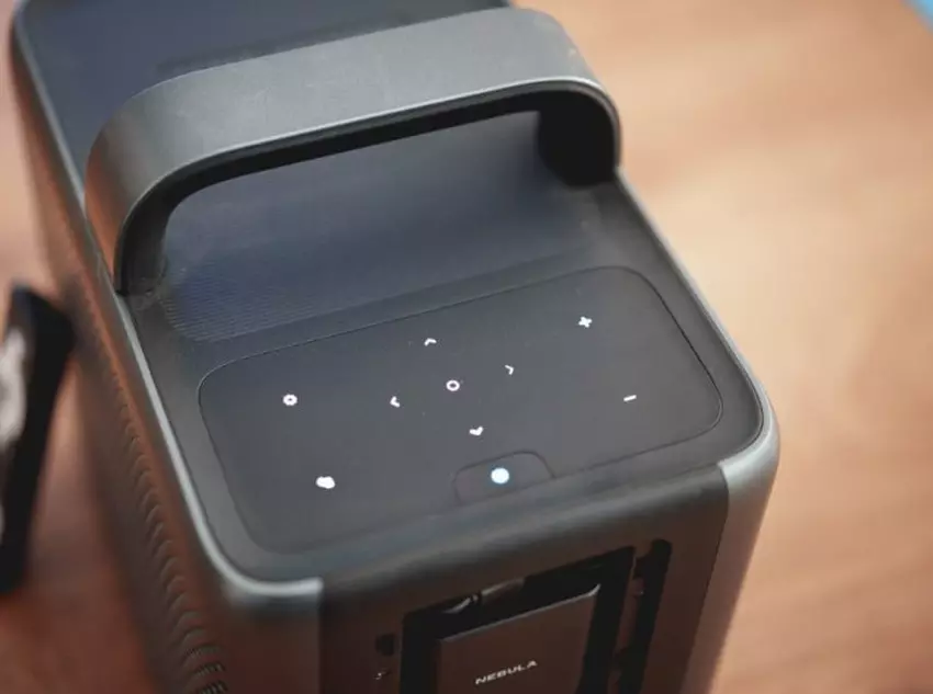 NEBULA Cosmos Laser 4k beamer test unter 3000 euro