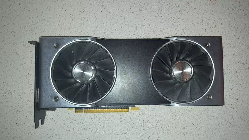Ein einzigartiges Ingenieurmuster der GeForce GTX 2080 Ti, gefunden in einem alten PC vom Flohmarkt