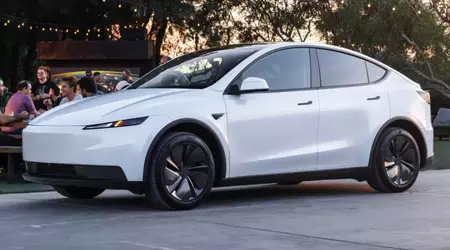 Ohne Panorama-Dach und mit Stoffbezügen: Tesla stellte das günstigste Model Y vor
