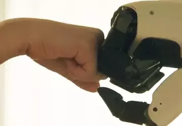 LG präsentiert einen CLOiD-Assistentenroboter mit Hightech-Armen ...