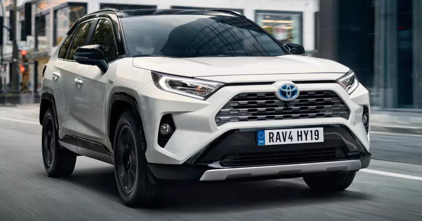 Der Toyota RAV4 hat dem Tesla Model Y den Titel des weltweit meistverkauften Autos weggenommen