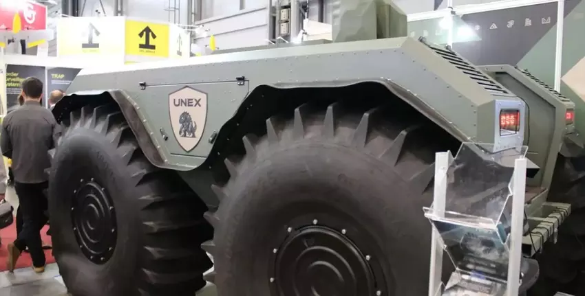 Die tschechisch-ukrainische amphibische Drohne UNEX UGV - eine multifunktionale Plattform für logistische Aufgaben und die Evakuierung Verwundeter - wurde vorgestellt