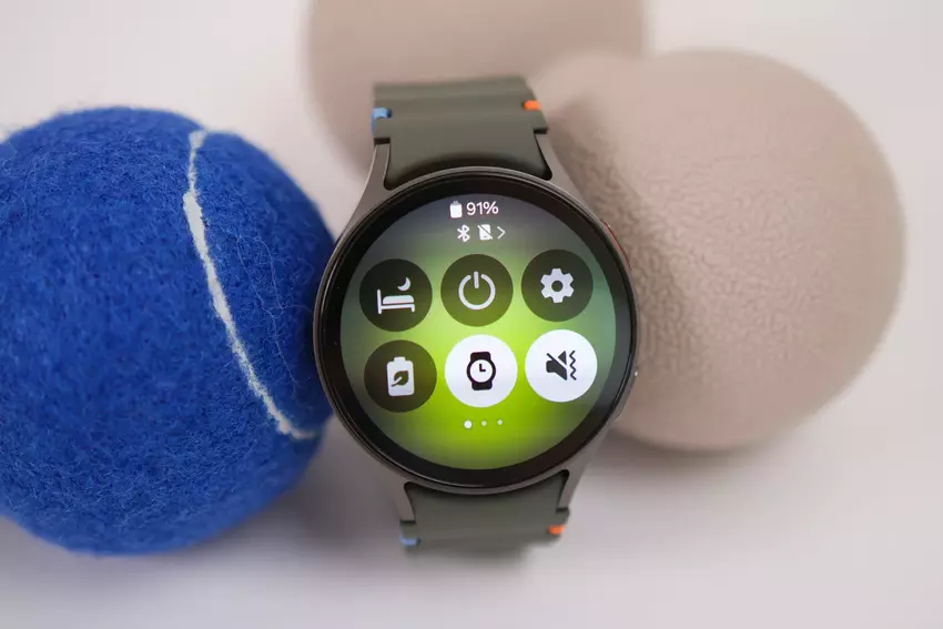 Nutzer der Galaxy Watch 7 hatten Probleme mit dem schnellen Entladen der Uhr, und Samsung arbeitet bereits an einer Lösung für dieses Problem