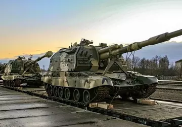 Ukrainische Streitkräfte zerstören zwei russische Panzerhaubitzen ...