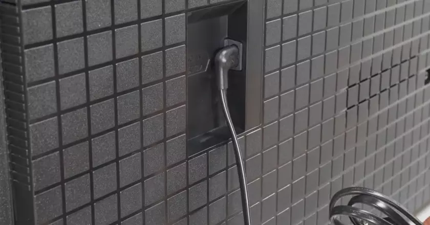 Sony 85 Zoll X90L Bildschirme für Kirche