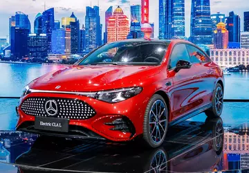 Mercedes-Benz CLA bekommt eine längere Version ...
