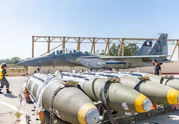 Israel erhält eine Charge schwerer MK-84-Bomben ...