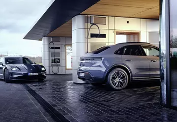 Porsche hat seine fünfte Charging Lounge ...