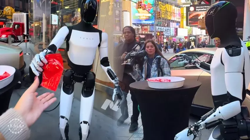 Hmmm… was war das? Roboter Optimus fiel bei einer privaten Party, aber es war sehr merkwürdig