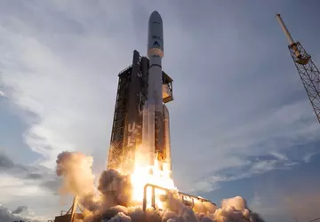 Atlas-V-Rakete startete 27 Satelliten in den ...