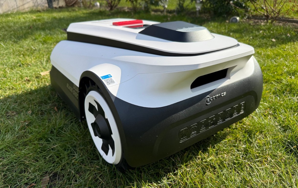 ECOVACS GOAT A2500 intelligenter Rasenmäher mit App