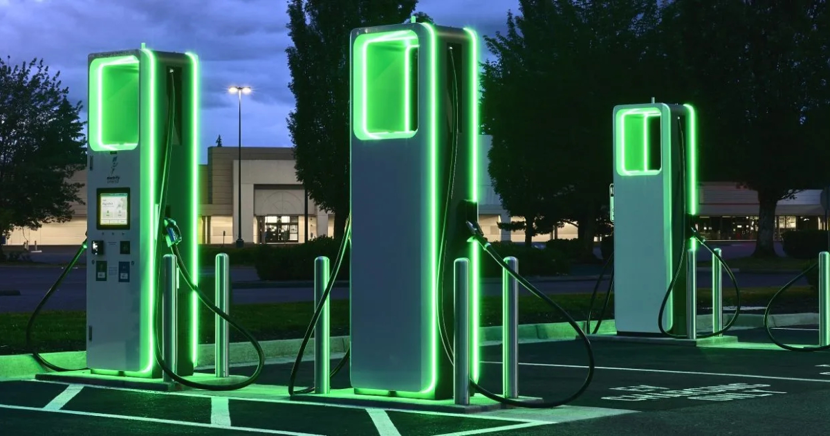 In der Welt des Ladens: Wie neue Technologien das Erlebnis von Elektrofahrzeugbesitzern verändern Vollständig aufladen: Die Zukunft von Ladestationen für Elektrofahrzeuge