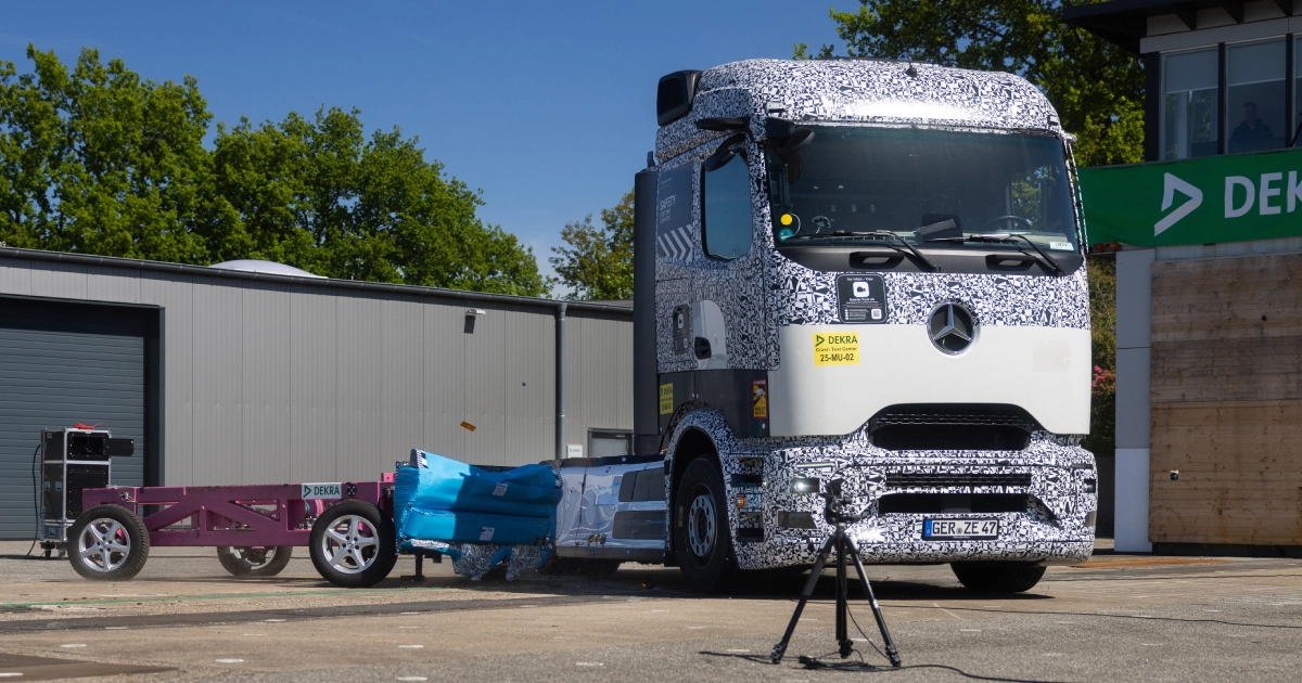 Mercedes-Benz eActros 600 Crash-Test: Wie meistert der Elektro-Lkw Aufprälle?