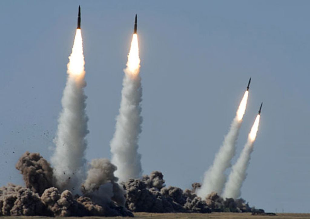 Kamikaze-Drohnen haben erneut eine der größten russischen Mikroelektronikfabriken getroffen, die Komponenten für Iskander-Raketen und Pantsir-S1-Luftabwehrsysteme herstellt Kamikaze-Drohnen haben erneut eine der größten russischen Mikroelektronikfabriken getroffen, die Komponenten für Iskander-Raketen und Pantsir-S1-Luftabwehrsysteme herstellt