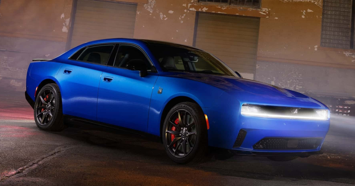 Vier Türen, unerbittliche Leistung: Lernen Sie den Dodge Charger Daytona 2026 kennen Dodge Charger Daytona 2026: Das erste und einzige Serienmaslcar mit vier Türen