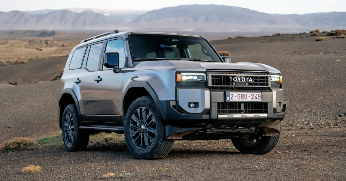 Erforschung von Toyotas mutigem Schritt nach vorne mit dem Land Cruiser J250 Mild Hybrid Enthüllung des Toyota Land Cruiser J250: Eine Ikone, die für moderne Straßen mit Mild-Hybrid-Technologie angepasst wurde