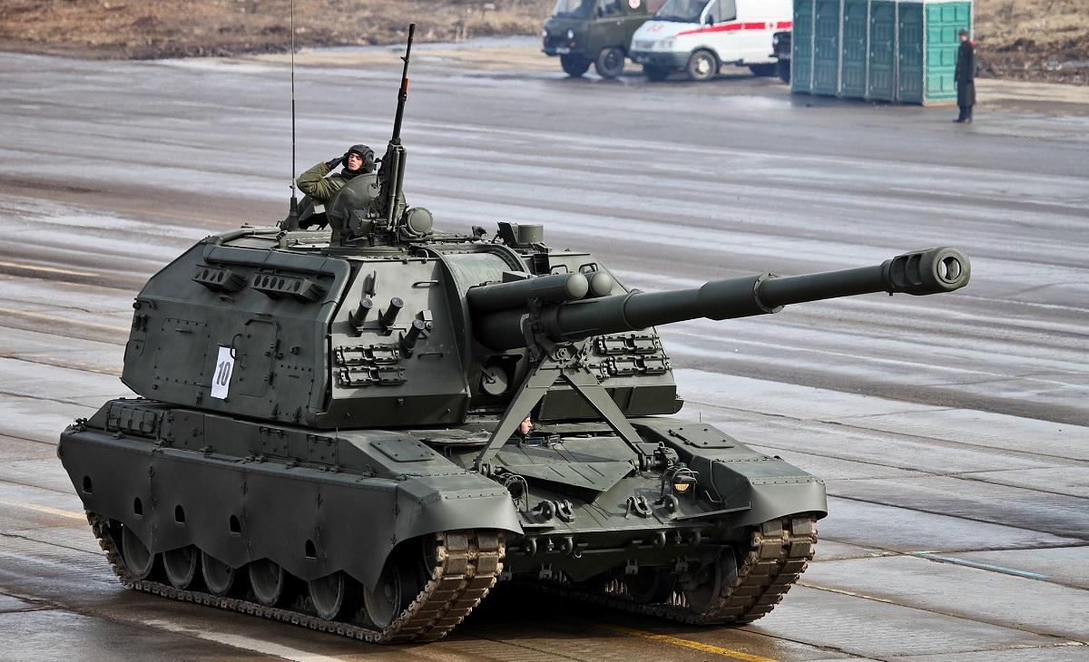 Ukrainische FPV-Drohne zerstört russische Panzerhaubitze Msta-S im Wert von 1,6 Millionen Dollar für 500 Dollar Ukrainische FPV-Drohne zerstört russische Panzerhaubitze Msta-S im Wert von 1,6 Millionen Dollar für 500 Dollar
