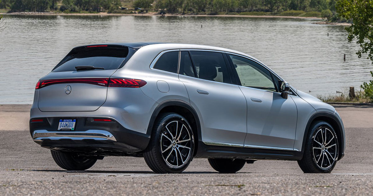 Luxus trifft auf Nachhaltigkeit: Im Inneren des Mercedes-Benz EQS SUV Erforschung des Mercedes-Benz EQS SUV: Ein Sprung in die elektrisierende Luxuswelt