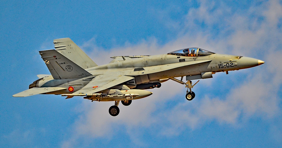 Spanien wird die NATO-Ostflanke mit 14 Eurofighter Typhoon und EF-18M Hornet-Kampfflugzeugen verstärken Spanien wird die NATO-Ostflanke mit 14 Eurofighter Typhoon und EF-18M Hornet-Kampfflugzeugen verstärken