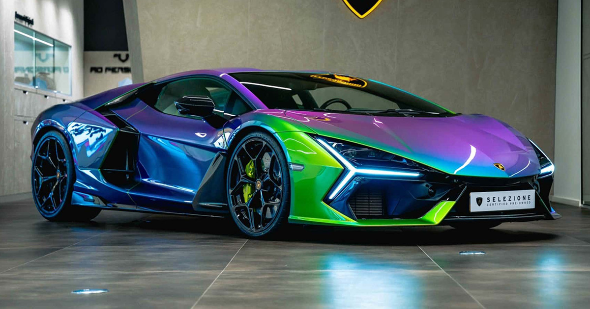 Gestern noch ein Haus, heute ein Chamäleon: Vorstellung des Lamborghini Revuelto Lamborghini Revuelto: Das neue Chamäleon der Supersportwagen.