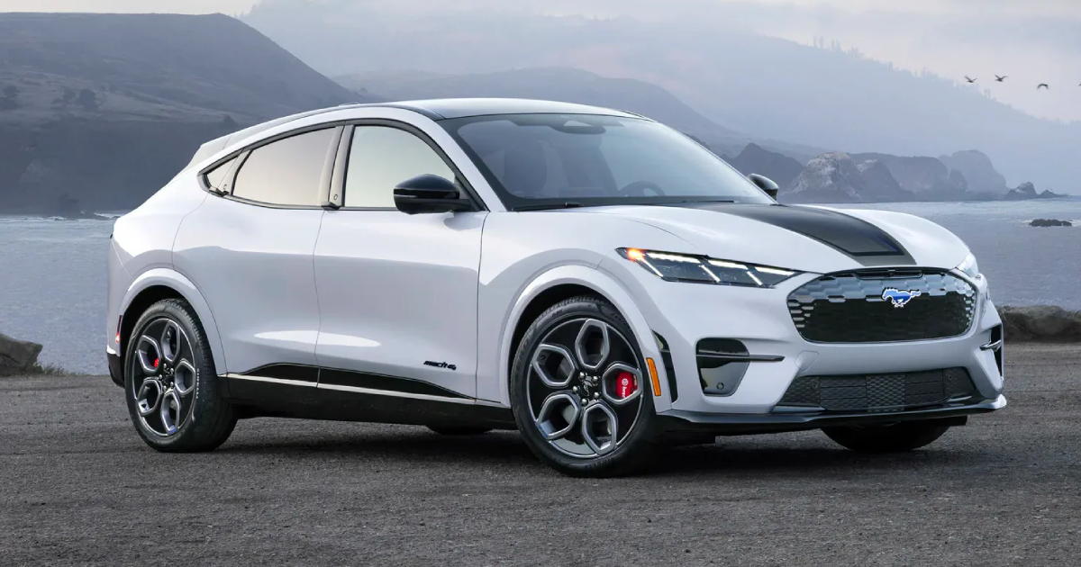 Ikone trifft Elektro: Erforschen Sie die Ford Mustang Mach-E California Special Edition Ford enthüllt Mustang Mach-E California Special: Eine neue Ära des elektrischen Muscle Cars