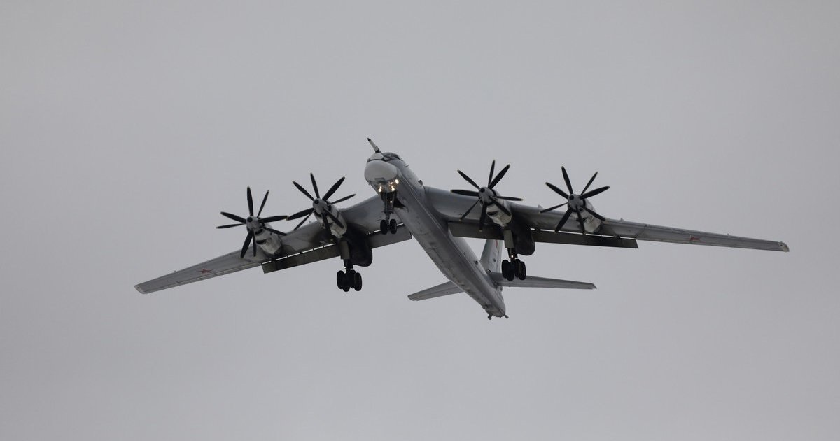 Massive Angriffe auf Flugplätze und Militärbasen zwingen Russland zur Tarnung von Tu-95MS-Atombombern