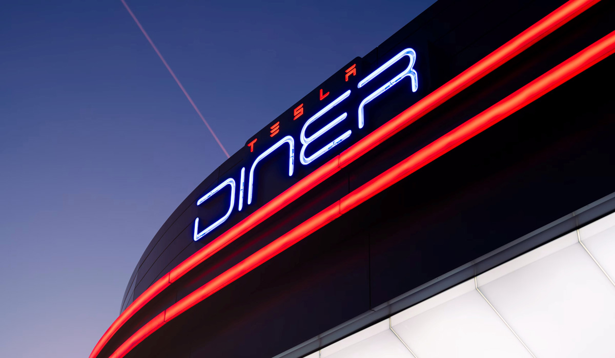 Tesla Diner ändert die Speisekarte: Wie hat es die Fans beeinflusst? Tesla Diner: Speck verschwindet, aber Lifestartups bleiben