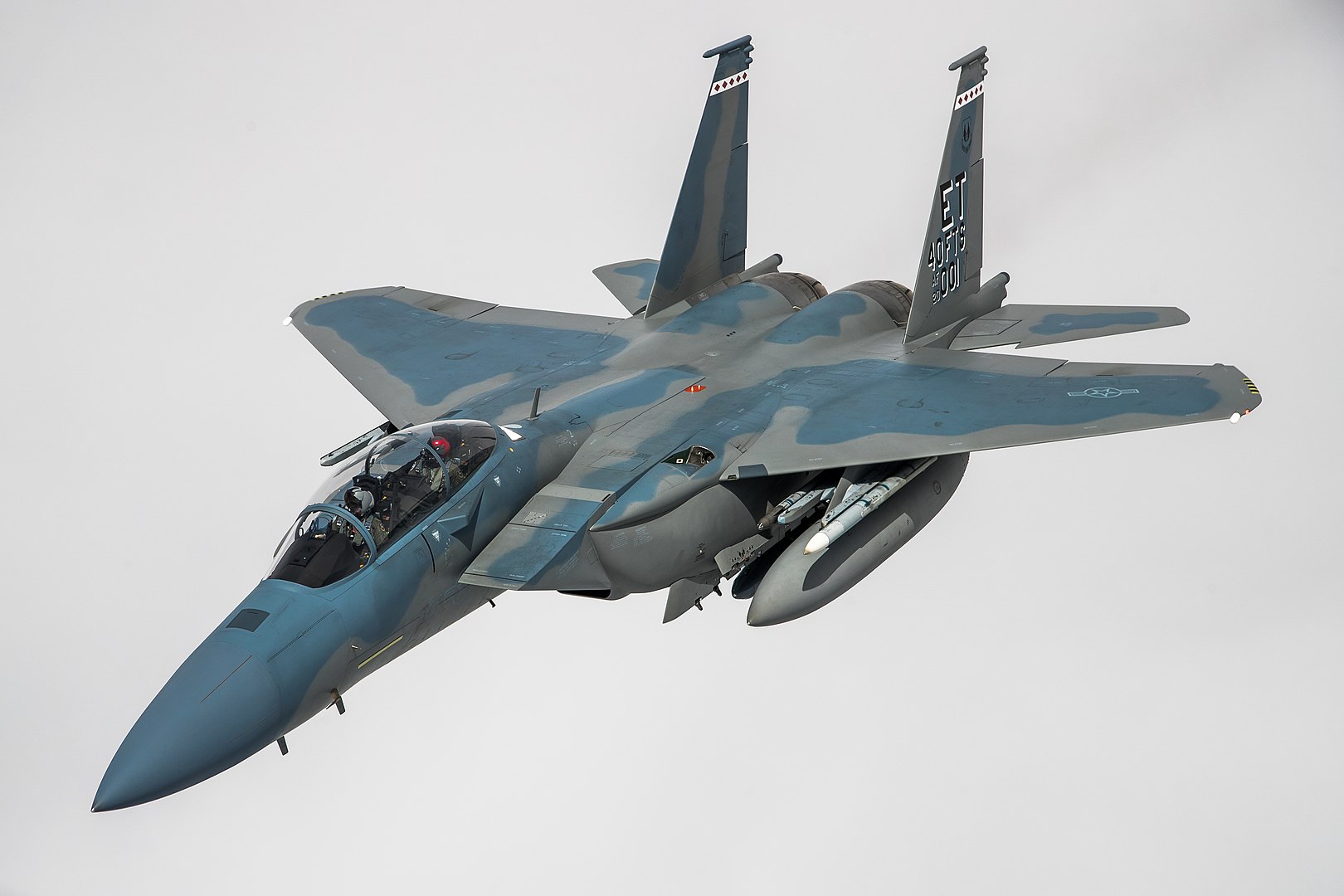 Technologische Kraft am Himmel: Die revolutionären Fähigkeiten der F-15EX F-15EX: Die neueste Version des legendären Kampfjets im Einsatz