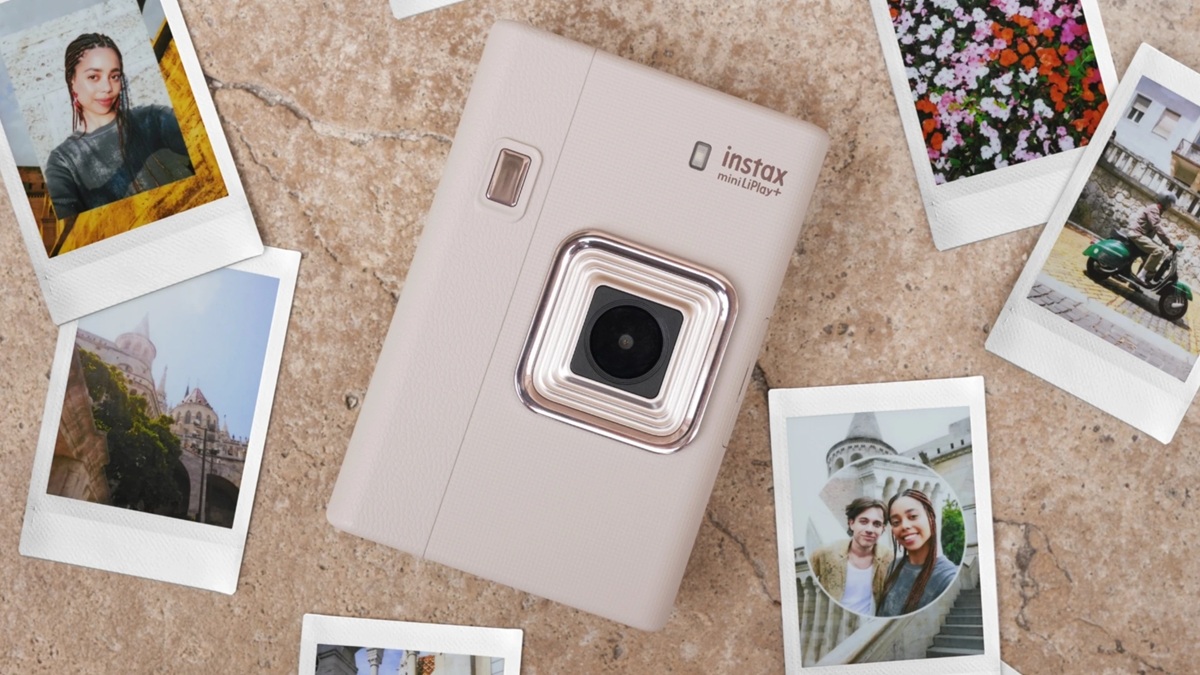 Fujifilm Instax Mini LiPlay+: Wo Digital auf Sofortbildfilm trifft für technikaffine Fotografen Fujifilm instax mini LiPlay+: Kompaktes hybrides Erlebnis für Sofortbild-Enthusiasten