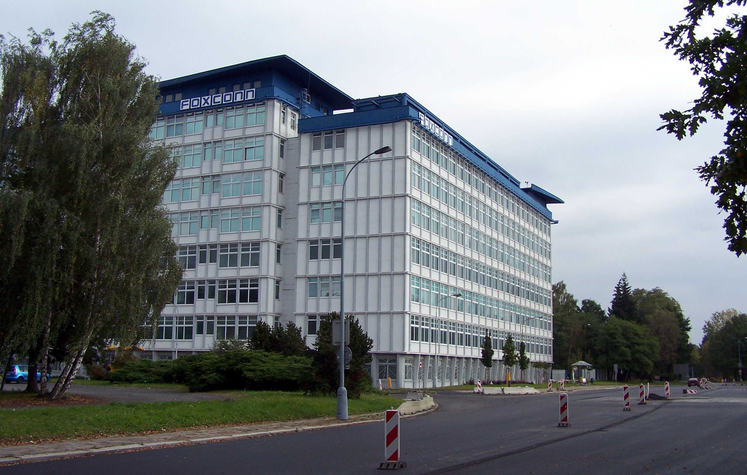 Foxconn-Mitarbeiter in Zhengzhou arbeiten Überstunden, während die Massenproduktion des iPhone 17 beginnt Foxconn-Mitarbeiter in Zhengzhou arbeiten Überstunden, während die Massenproduktion des iPhone 17 beginnt