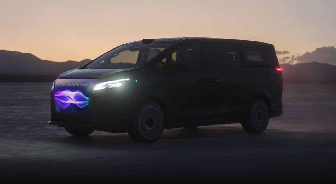 Faraday Future hat den FX Super One vorgestellt: einen elektrischen Minibus mit einem "Gesicht" auf dem LED-Kühlergrill Faraday Future hat den FX Super One vorgestellt: einen elektrischen Minibus mit einem "Gesicht" auf dem LED-Kühlergrill