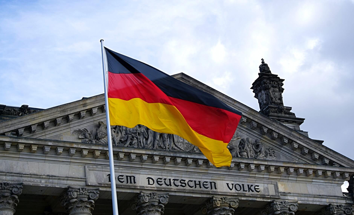 Die Flagge von Deutschland: Vom Mittelalter bis zum digitalen Zeitalter - alles, was Sie wissen müssen Ein neuer Blick auf die Genehmigung der deutschen Flagge: Geschichte und technologischer Fortschritt