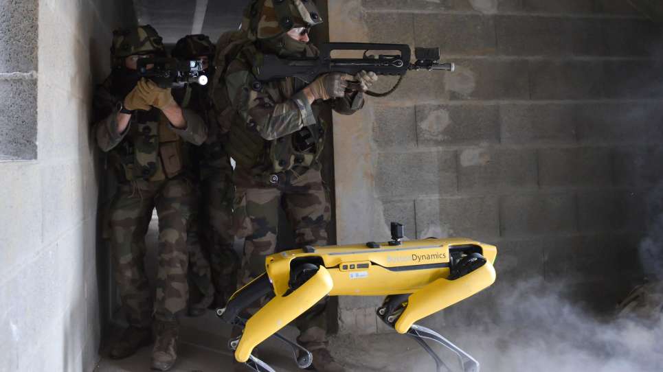 Die französische Armee testet den Boston Dynamics Roboterhund auf dem Schlachtfeld Die französische Armee testet den Boston Dynamics Roboterhund auf dem Schlachtfeld
